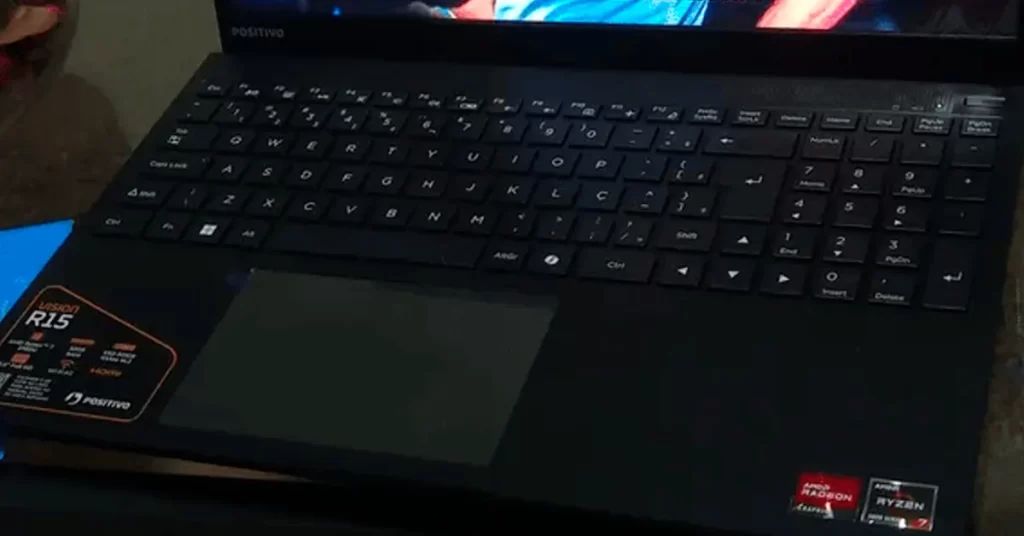 Notebook Positivo Vision R15 é bom? Saiba os prós e contras dele

