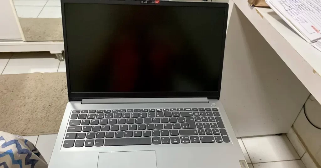 Lenovo Ideapad 1i é bom? Veja tudo sobre desempenho e bateria