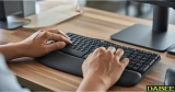 Teclado Ergonômico sem fio Logitech Wave Keys com desconto de 27%